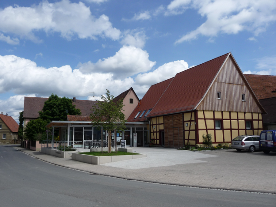 MGH Scheune Platz - Außenansicht nachher