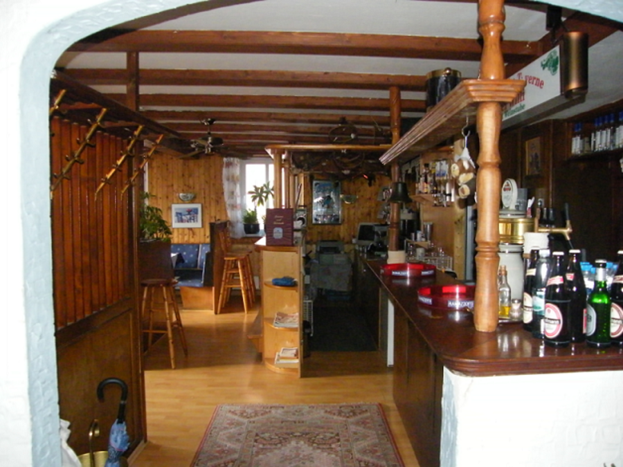 Wirtshaus in Neustadt a.d.Aisch - Innenansicht Theke vorher