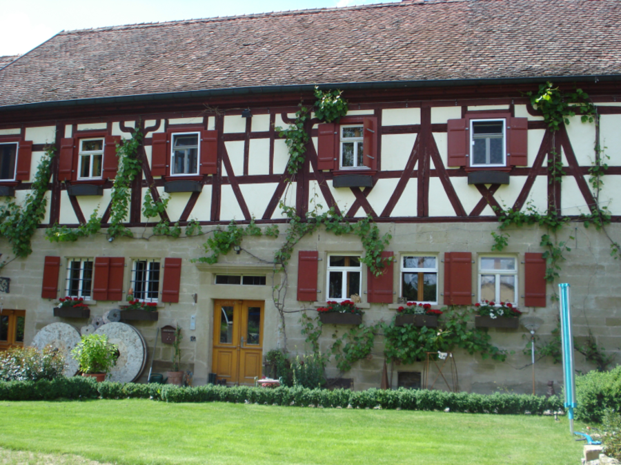 Dorfmühle - Außenansicht vorne nachher