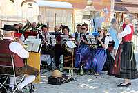 Am kommenden Sonntag singt und klingt es wieder an verschiedenen Orten des Freiland- museums