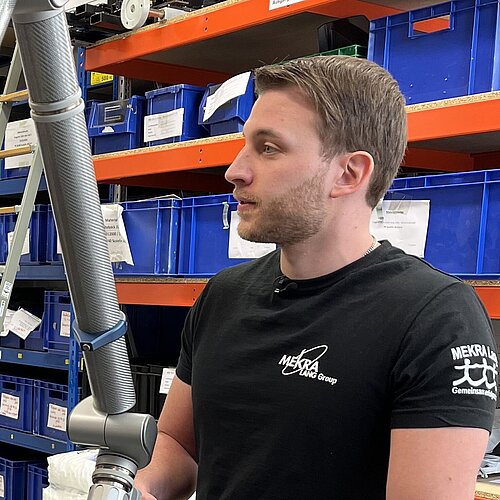 Mitarbeiter Daniel bei MEKRA Lang 