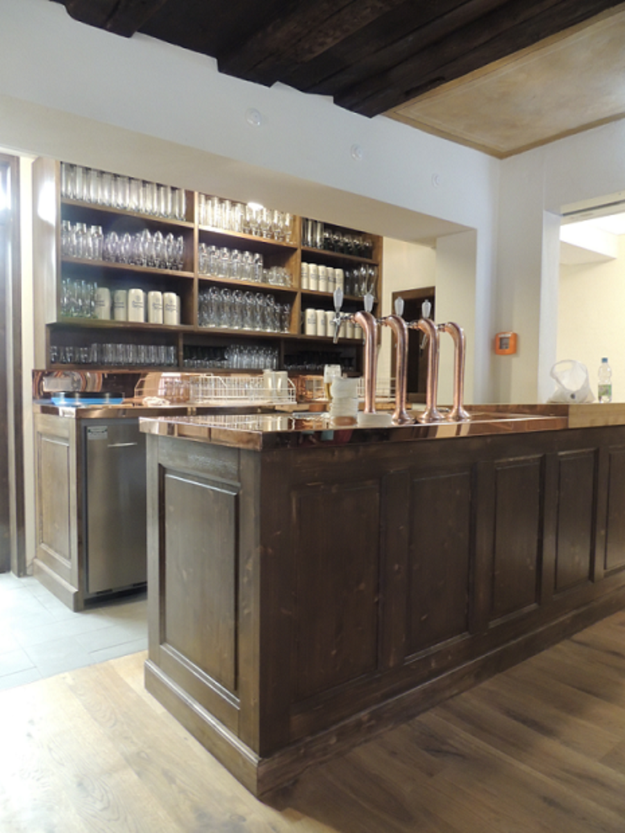 Wirtshaus in Neustadt a.d.Aisch - Innenansicht Theke nachher