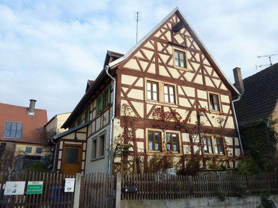 Wohnhaus Südgiebel - Außenansicht nachher