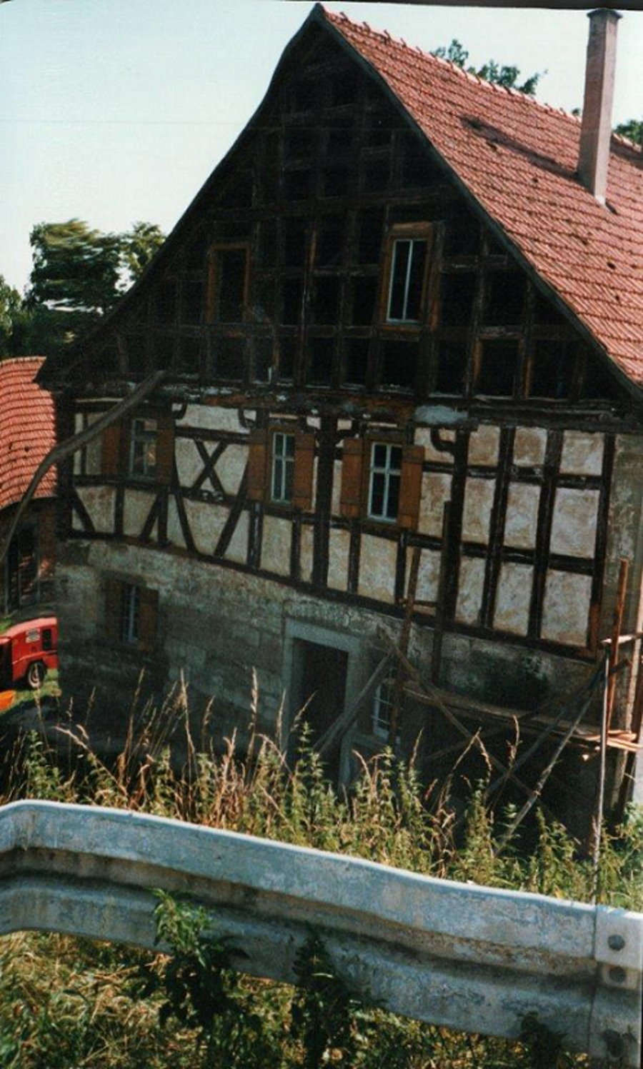 Dorfmühle - Außenansicht Giebel vorher