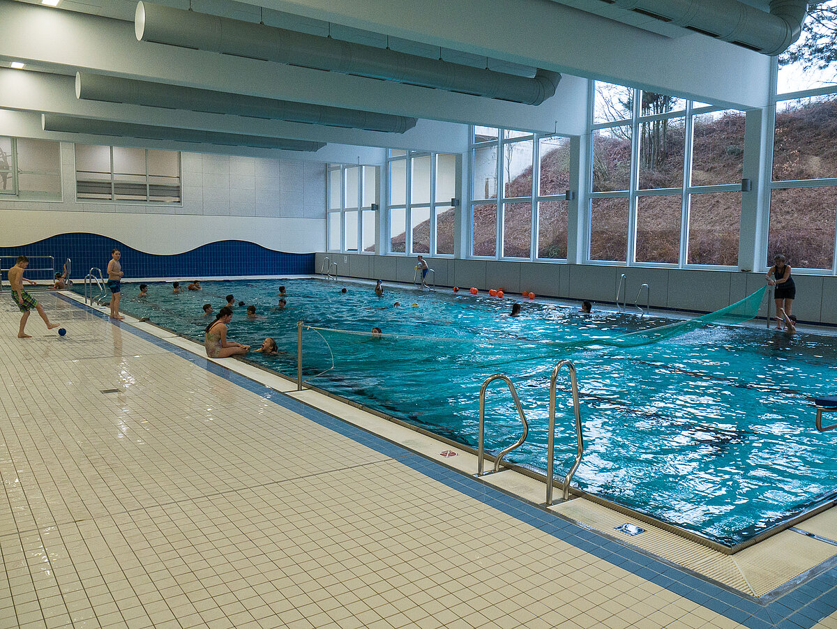 Hallenbad Neustadt innen