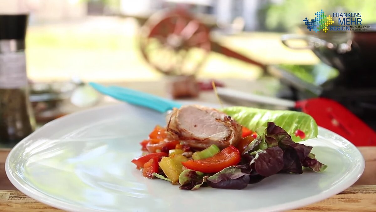 Gegrilltes Schweinefilet mit Paprika-Chutney