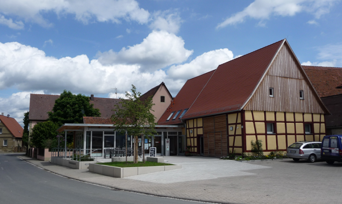 MGH Scheune Platz - Außenansicht nachher