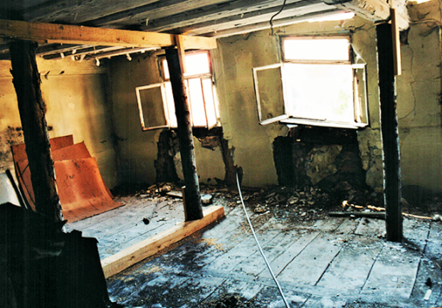 Jugendkantorei - Innenansicht Wohnraum vorher