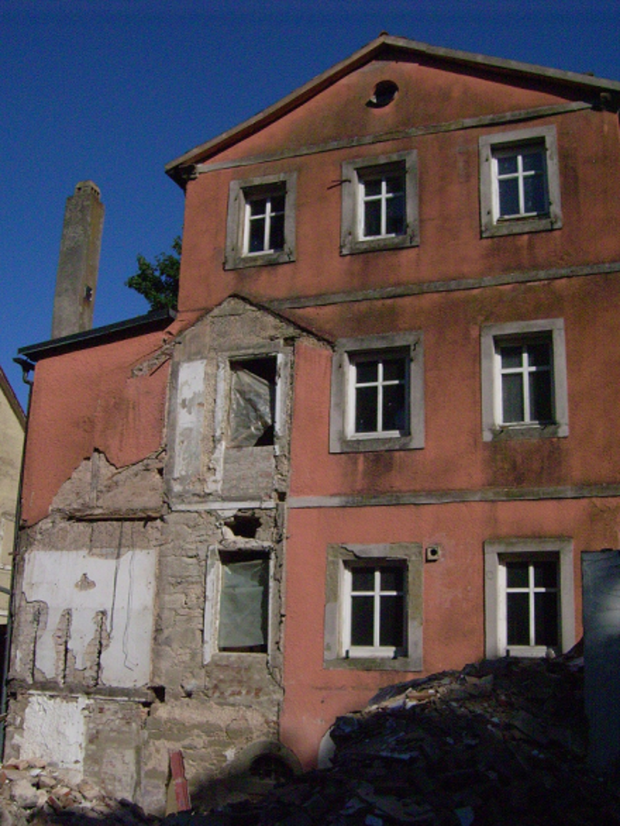 Wohnhaus hinten - Außenansicht vorher