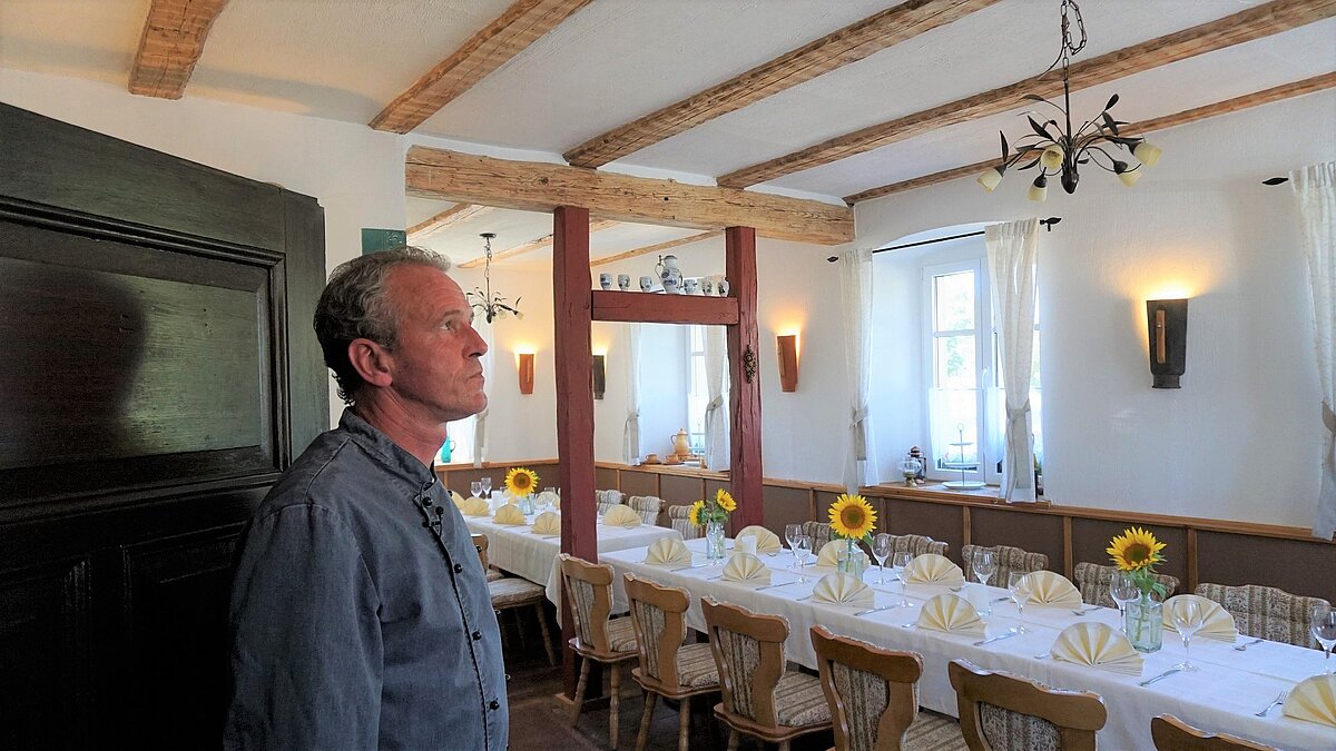 In Hombeer gestaltet Uwe Brendel seine eigene Eventlocation (Foto: Andrea Linz) In Hombeer gestaltet Uwe Brendel seine eigene Eventlocation (Foto: Andrea Linz)