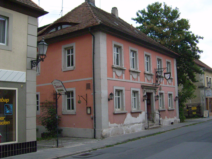 Wohnhaus vorne - Außenansicht vorher