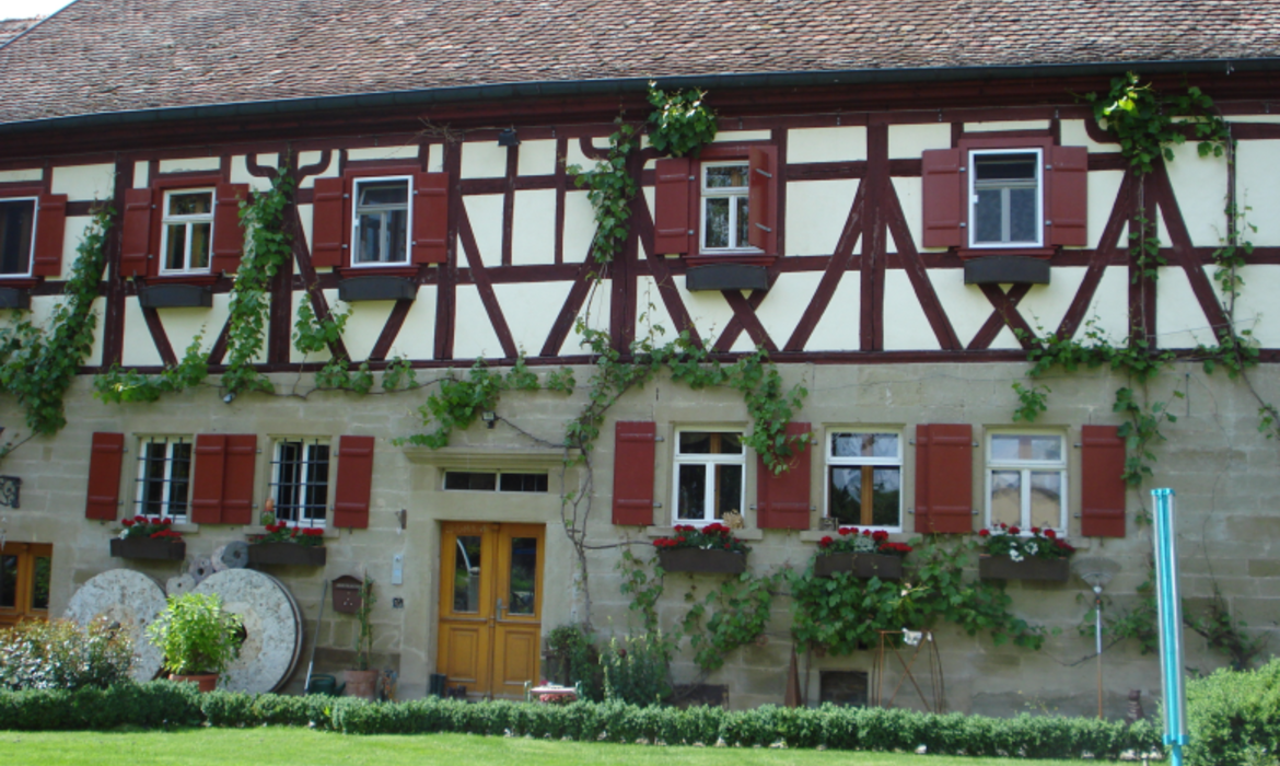 Dorfmühle - Außenansicht vorne nachher