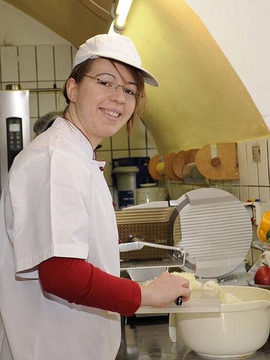 Auszubildende in der Burgküche